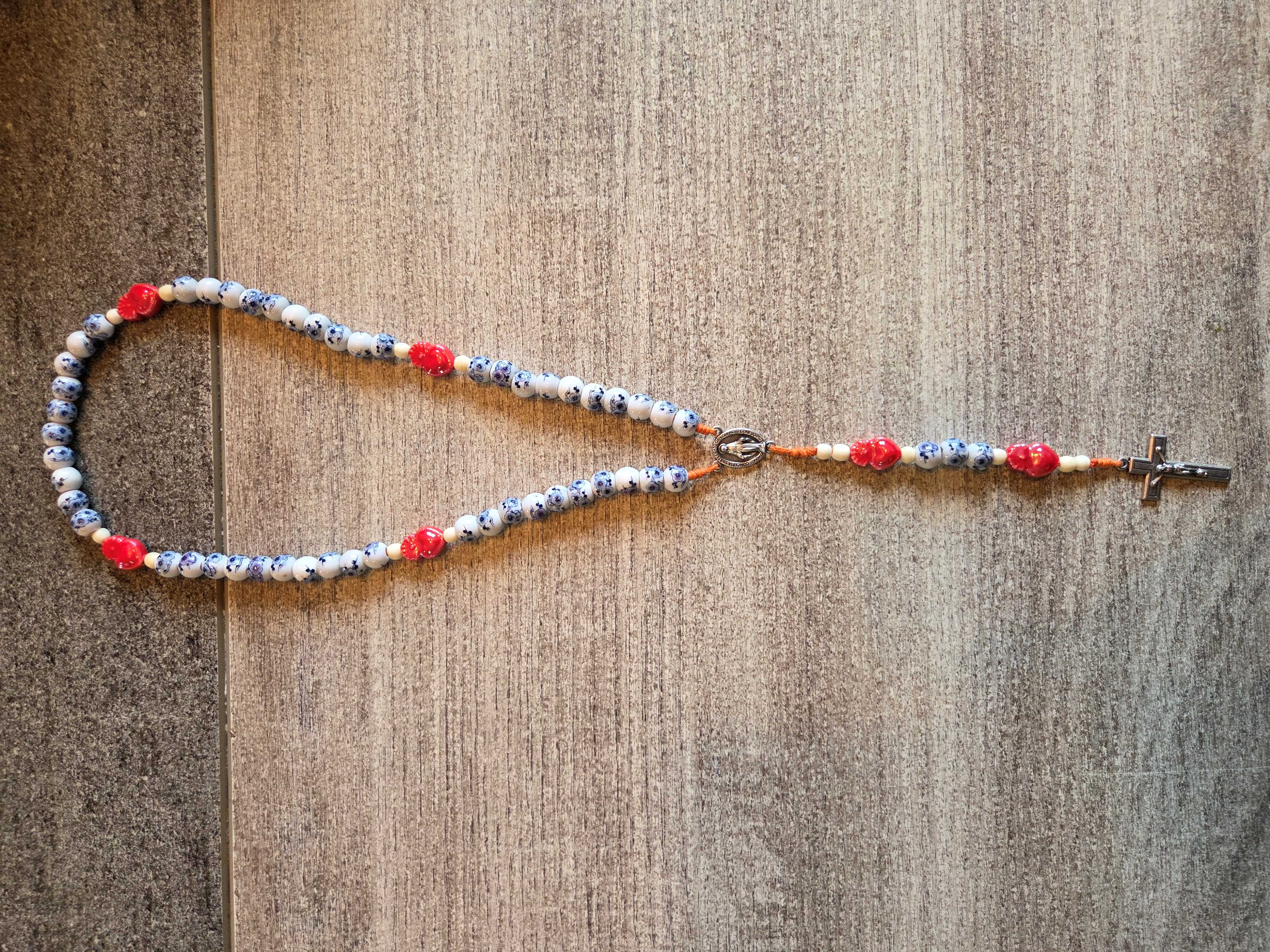 Chapelet en perles céramiques