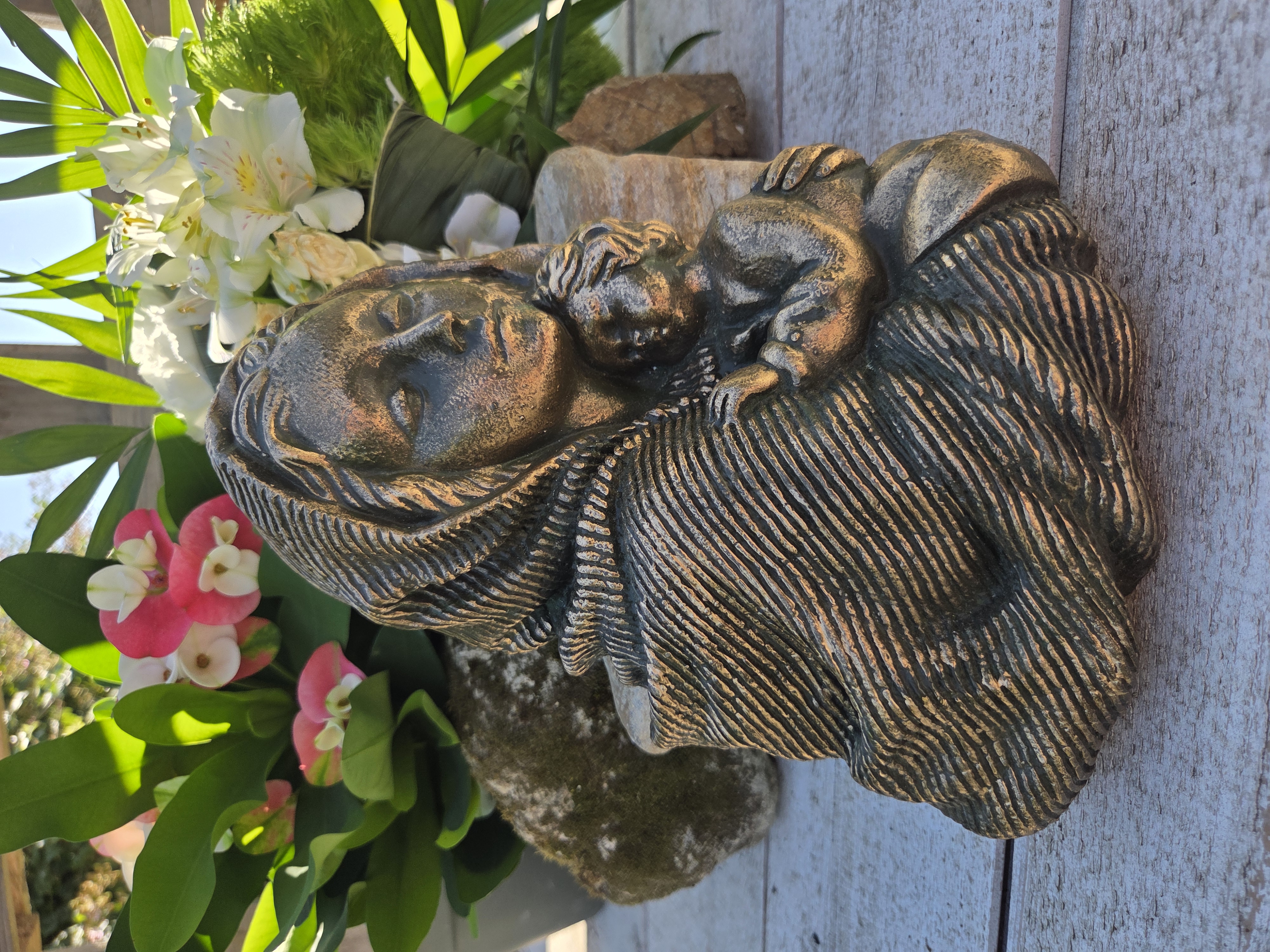 Vierge à l'enfant effet bronze